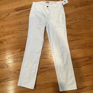 NEW Wrangler Women's Soft white Straight Leg Jeans